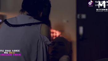 内向男孩迷恋应召女郎