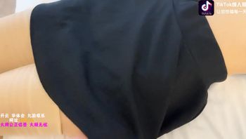 肉色丝袜的诱惑！长腿美足！极品身材！还没满足的小穴等你来操