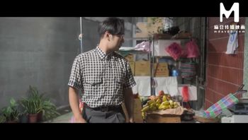 ModelMedia Asia - Newlywed wife cheats on her husband in the toilet with the gruff owner of a vegetable stall (uffpplm6eff)