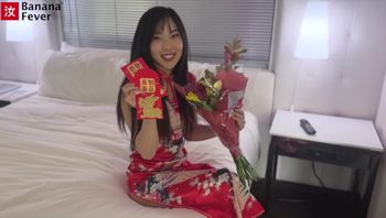 Hot Korean ABG Elle Lee Gets Her Lunar New Year Present from Her Chinese Fan (uahoukm2861)