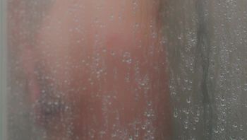 Seducing BF when taking shower, ends up squirting a lot! (uvtomlb11fe)