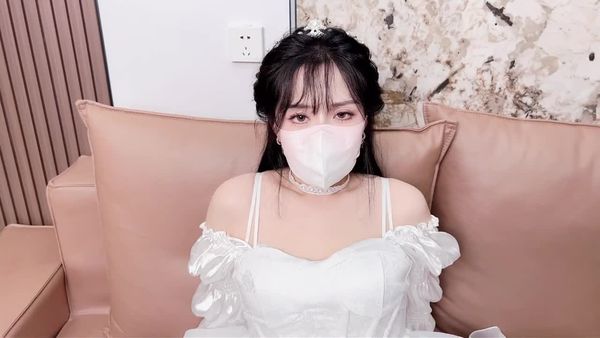 成年表妹用肉体献身表哥